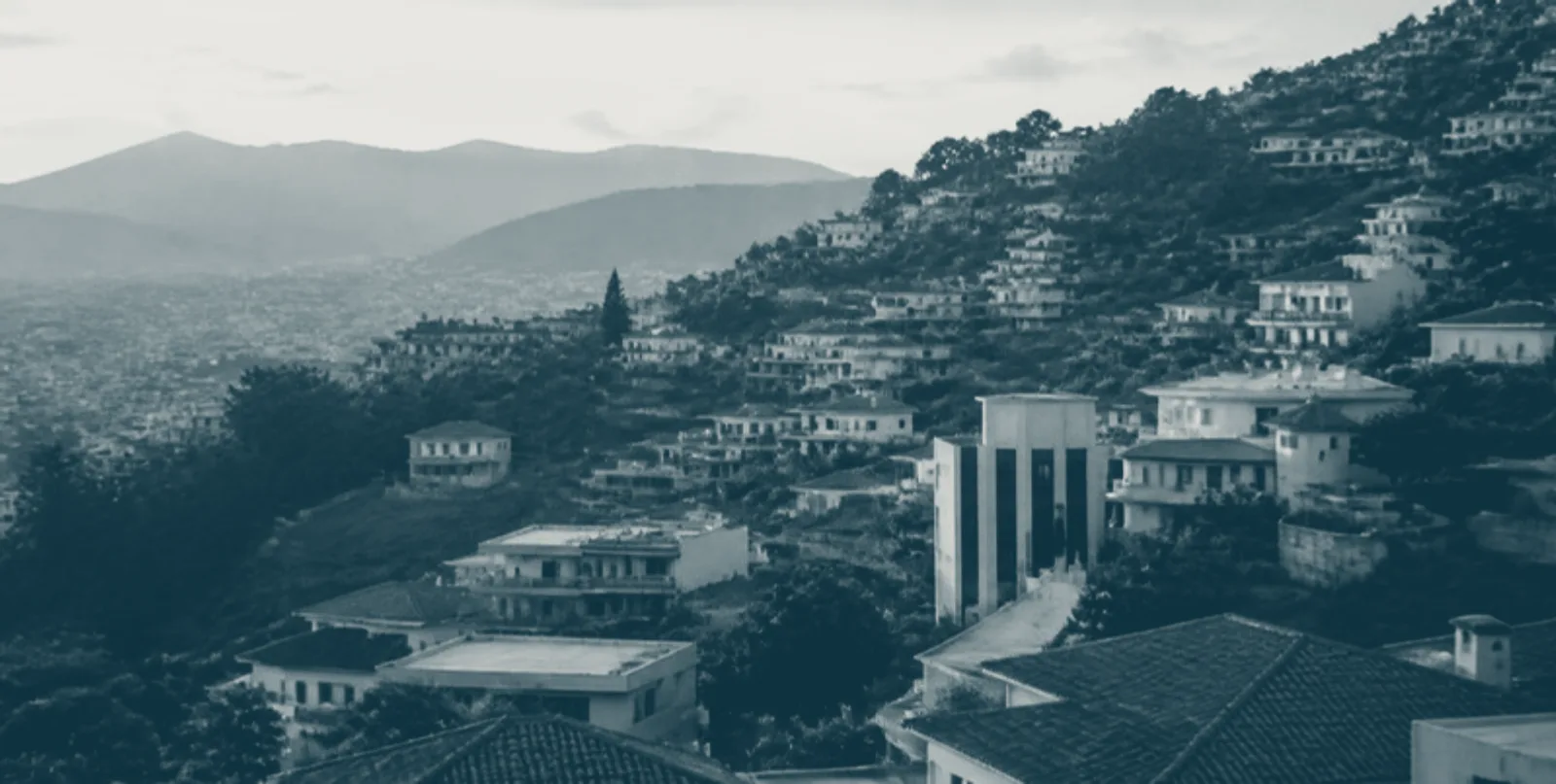 Vista de una ciudad en ladera en Honduras